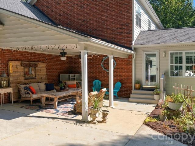 232 Pebble Stone Lane