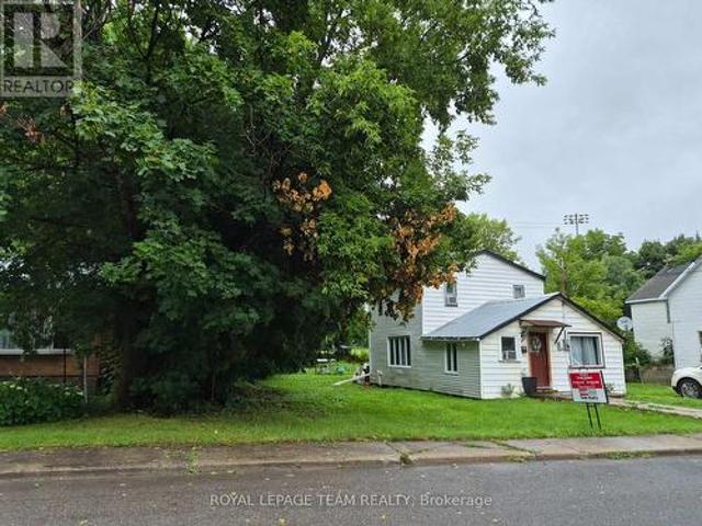 232 Wood Street E, Prescott, ON, K0E 1T0 house for sale | Listing ID X13630 | Royal LePage
