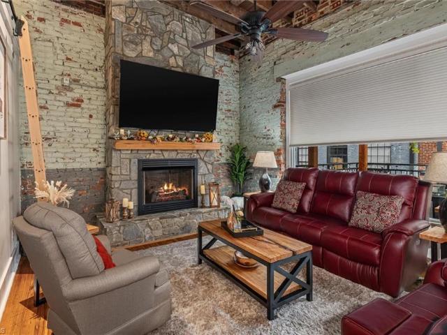 232 Willow Street #202