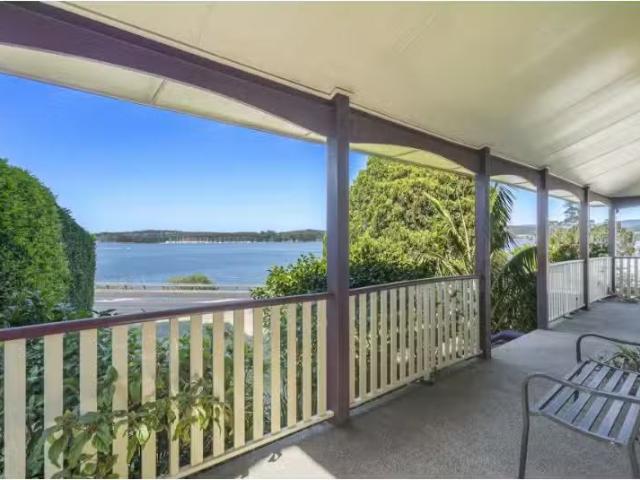 232 The Esplanade, Speers Point House for rent Listed by Love.