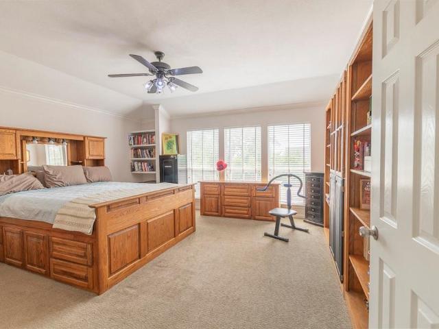 232 Village Commons Blvd
