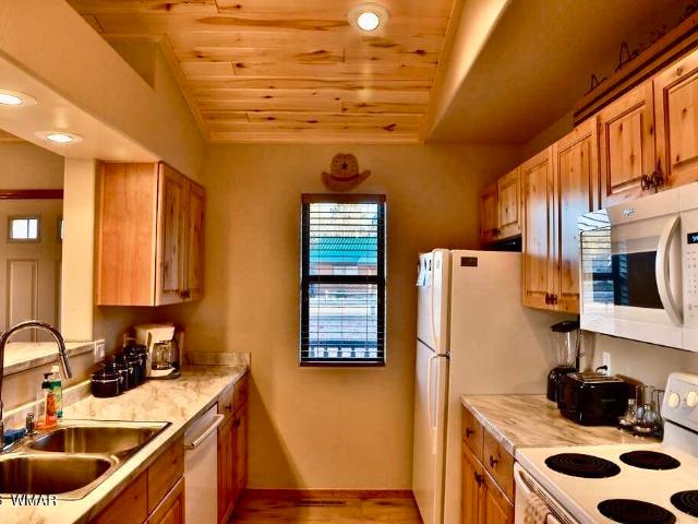 2334 S Buffalo Loop