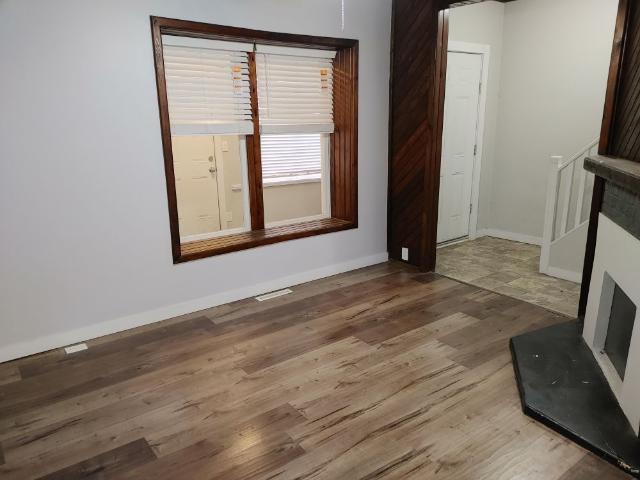 2335 QUEBEC 3 BEDROOMS