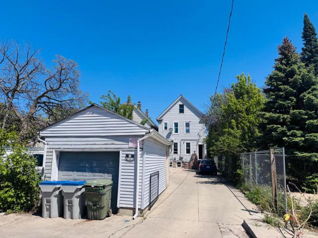 2335 S 16th St