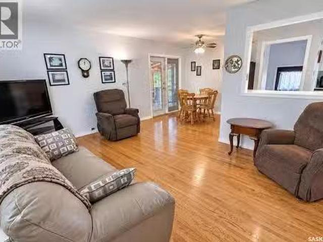 2338 Mcdonald Avenue, Prince Albert, SK, S6V 2V6 house for s.