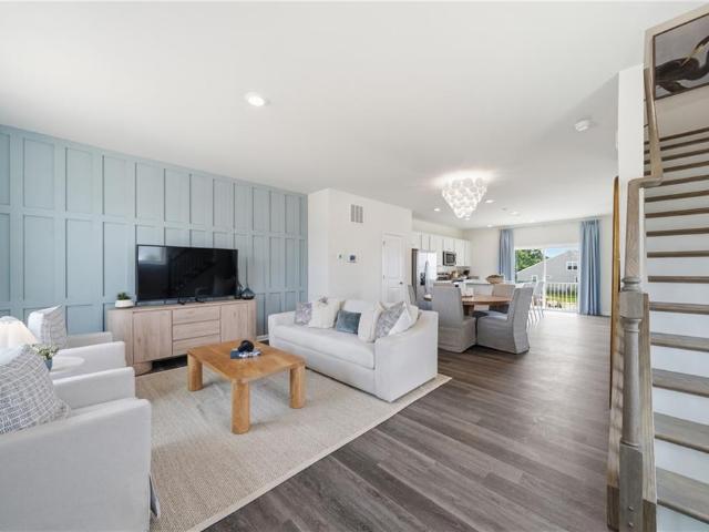 2338 Somerset WAY
