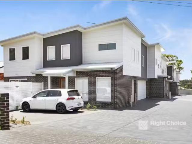 2/339 Princes Highway, Albion Park Rail Townhouse for rent Li.