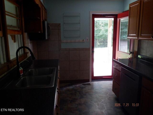 2330 Hilham Hwy