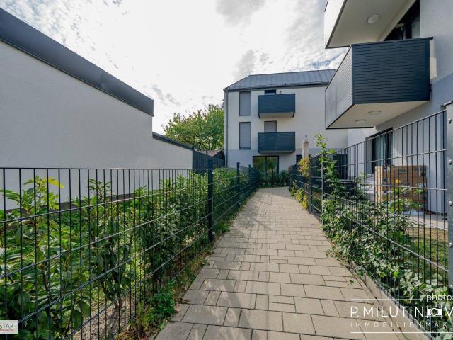 2331 Vösendorf + Erstbezug+Familienfreundliches Wohnen in Vösendorf – moderne Doppelhaushälfte mit viel Freiraum+2 Terrassen+4 Balkone+ Gesamtnutzfläche: ca. 240 m²+Optional: 2 KFZ Stellplätze