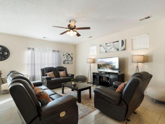 2332 Academic Place SE