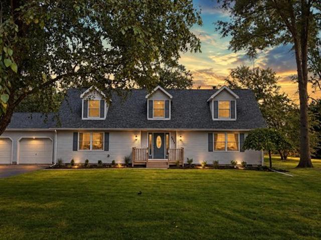 2332 Dakota St, Chesterton, IN 46304