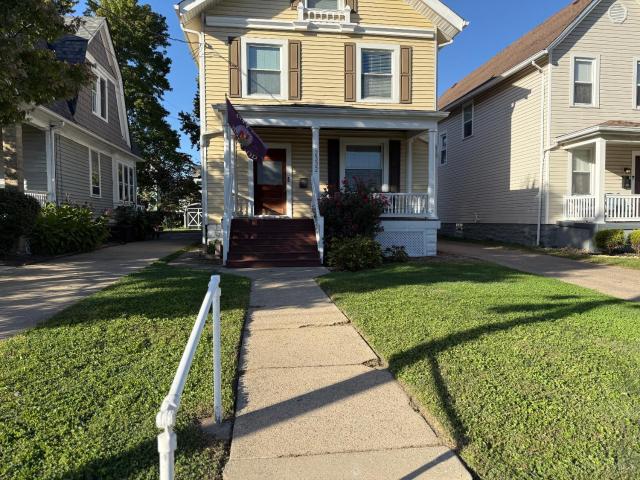 2332 Robertson
