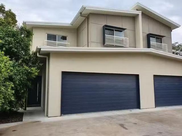 2/332 Scarborough Road, Scarborough, QLD 4020
