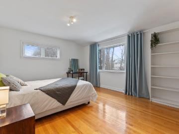 233 Av. Lakeview