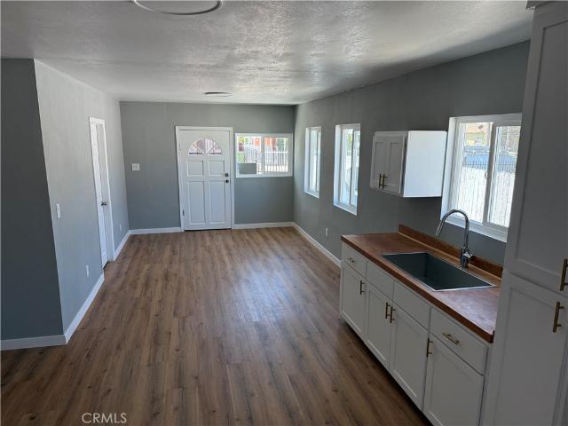 233 E 105th