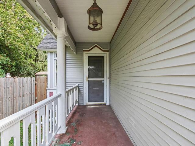 233 E Thorn Street