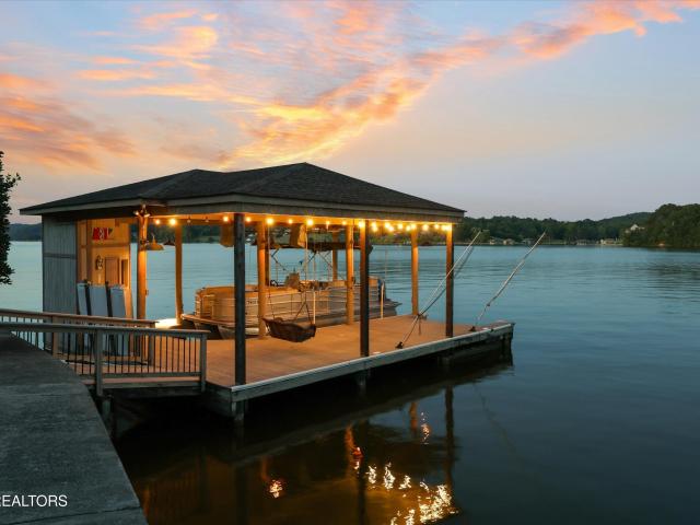 233 Lake Crest Drive