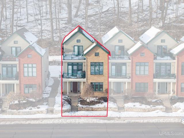 233 N Lakeshore Boulevard