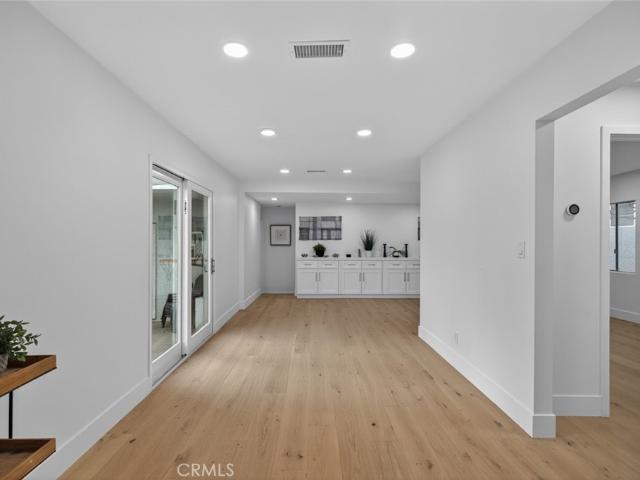 233 Santa Ana