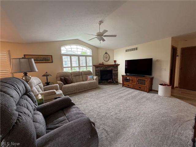 233 Woodbury Circle