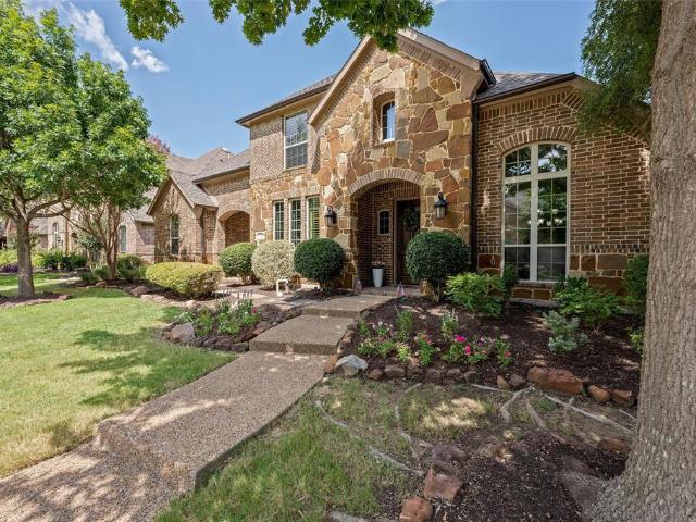 2346 Boxwood Drive