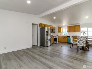 2340 St Avenue Ct E # 2
