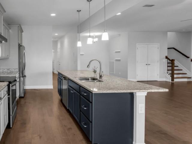 2341 Stonecenter Ln