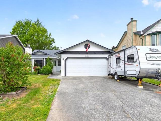 23425 Whippoorwill Avenue, Maple Ridge, BC, V2X 9L8 house for sale | Listing ID R3158 | Royal LePage