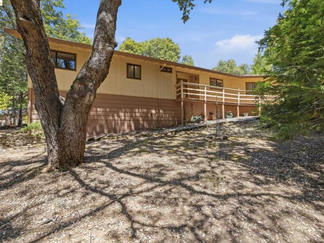 23430 Oriole Ln