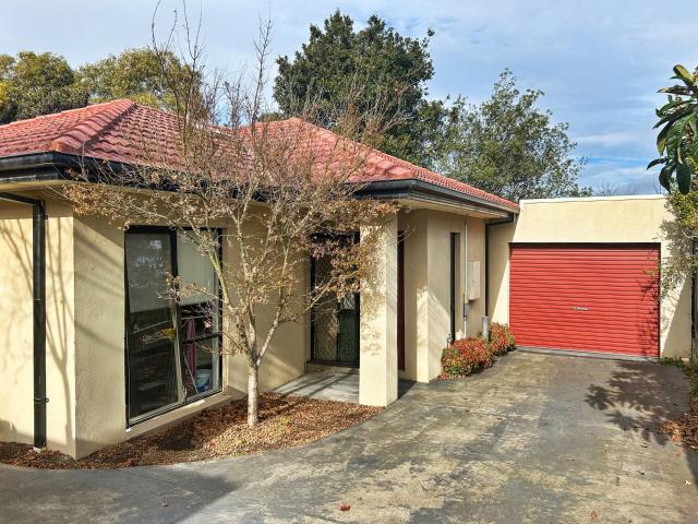 2/34 Bellara Street, Doncaster