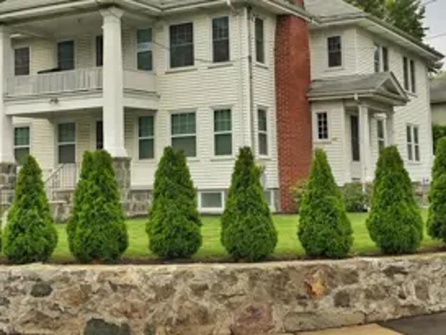 234 Brook Rd, 3 beds, 1 full bath