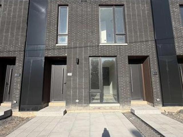 234 Ellis Avenue, St. Catharines, ON, L2P 0H2 townhouse for lease | Listing ID X13799 | Royal LePage