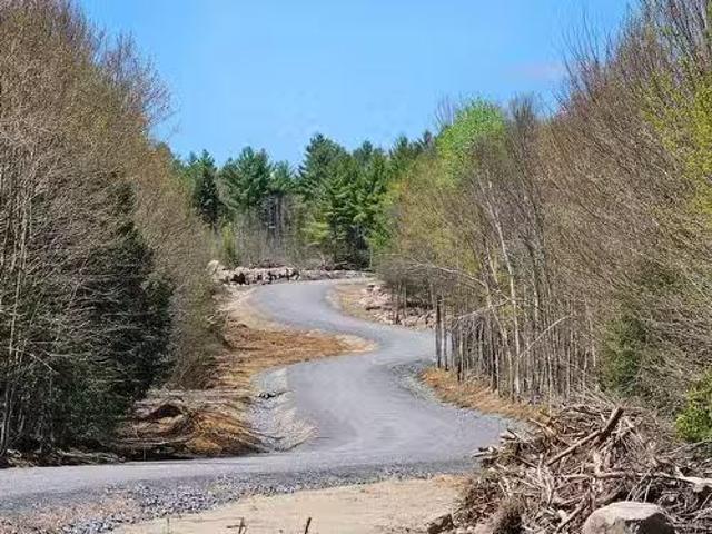 234 Rue Des Patriotes, Saint Colomban, QC, J5K 2H1 vacant la.