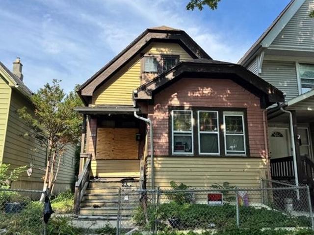 2355 N 17th St, Milwaukee, WI 53206