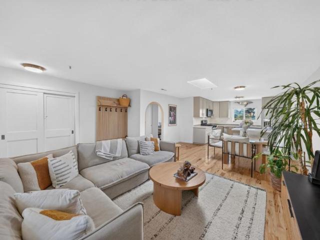 2355 Beach Boulevard 204