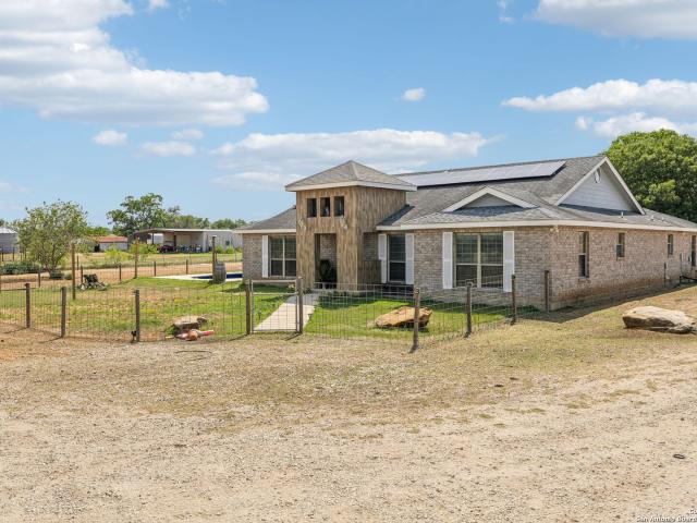 2355 Stuart Rd, Adkins, TX 78101 | MLS #1878
