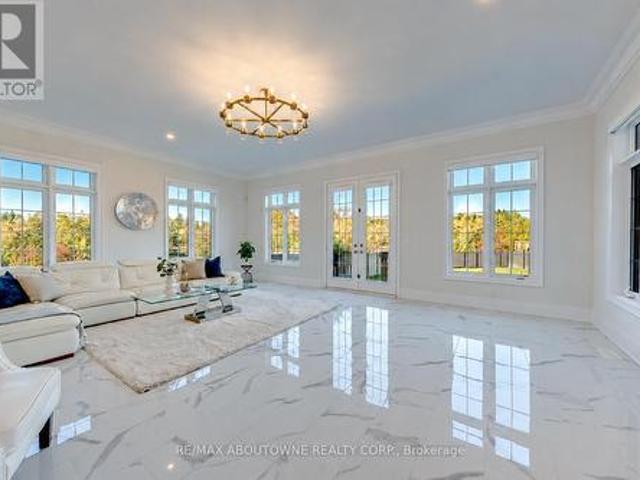 2359 Saw Whet Boulevard, Oakville, ON, L6M 5M8 house for sale | Listing ID W14107 | Royal LePage