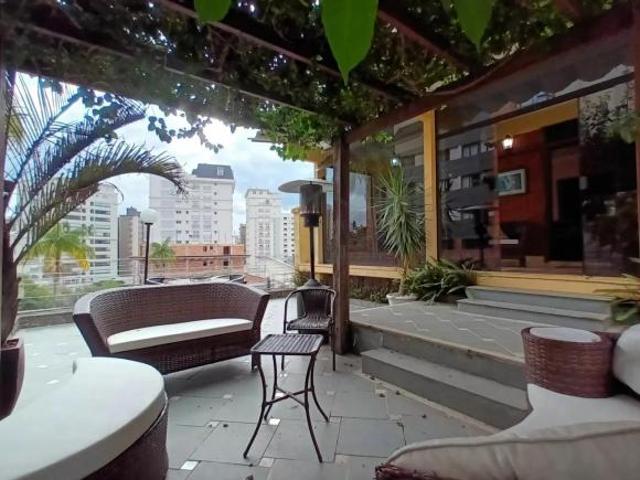 23513 Casas/Padrão Residencial No bairro São Benedito
