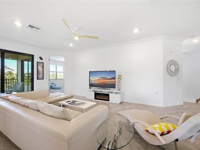 2352 Anguilla Dr Unit 201, Naples, US, FL
