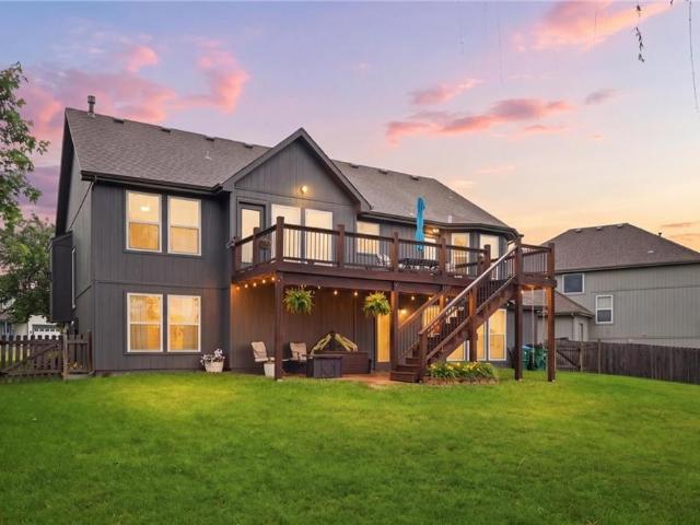 2353 SW Switchback Court