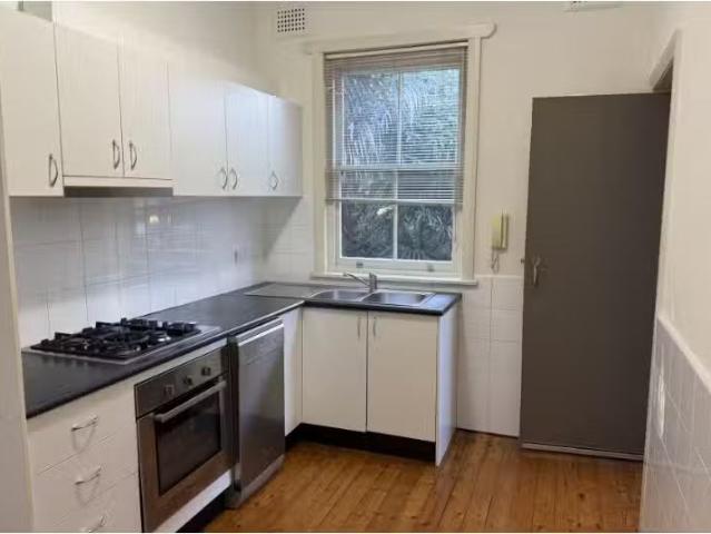2/35 Albert Street, Petersham Apartment for rent Listed by Si.