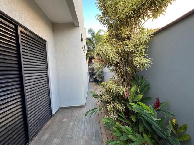 235 Área Útil Casa de Condomínio Alugar, 3 Dormitórios localizado em Av Mayr Staufackar, 224 Av Mayr Staufackar Condomínio Residencial Damha Damhão, Araraquara, São Paulo, 14804444 | Brasil
