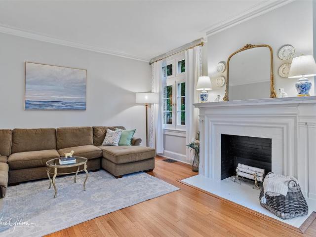 235 Gladstone Boulevard