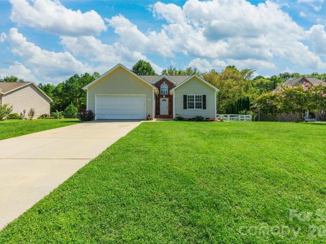 235 Kendra Dr, Mooresville, NC 28117 | MLS #4389