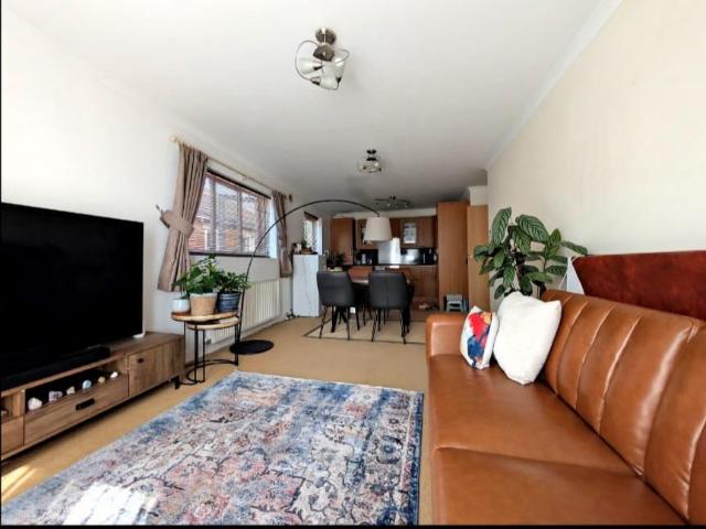 235 Heath End Road, Nuneaton, CV10