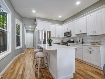 235 S 7th