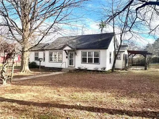 235 S GALVESTON AVE, RUSSELLVILLE, AR 72801