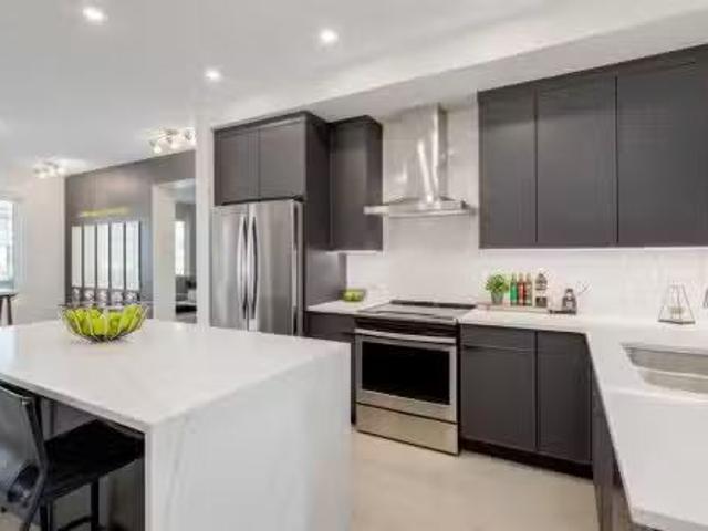 235 South Shore Court, Chestermere, AB, T1X 2Y5 house for sa.