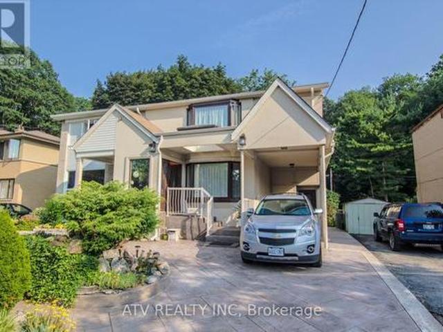 235 Saint Marks Road, Toronto, ON, M6S 2J1 house for sale | Listing ID W13804 | Royal LePage