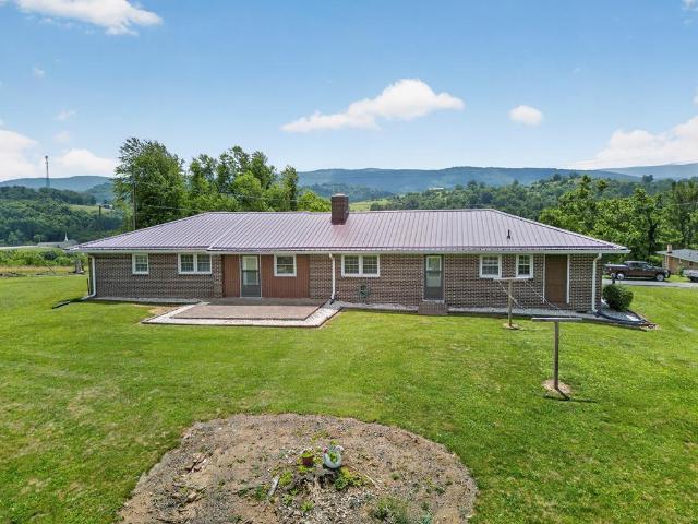 235 Windmere Ln